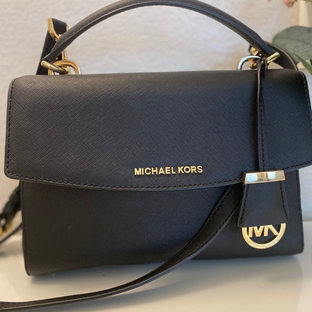 Michael Kors Ava saffiano leather bag *LIKE NEW